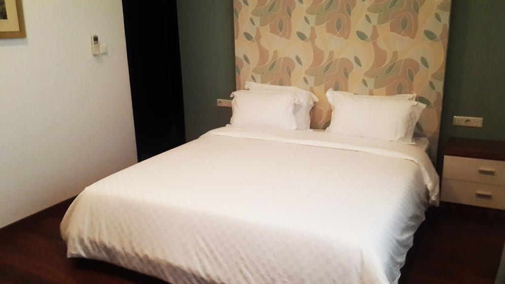 Hotel Dago Teuku Angkasa 14 Bandung Pokój zdjęcie