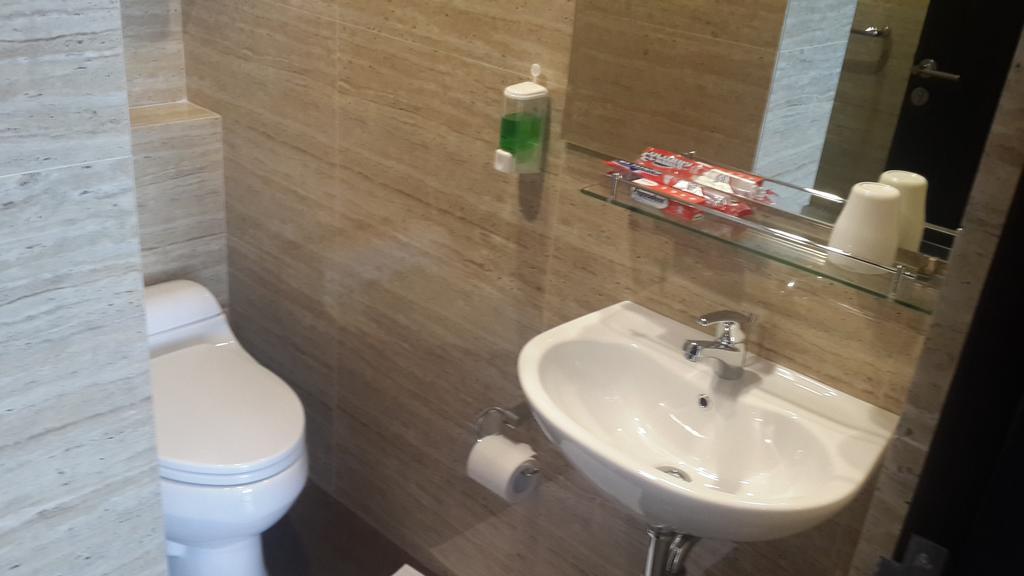 Hotel Dago Teuku Angkasa 14 Bandung Pokój zdjęcie