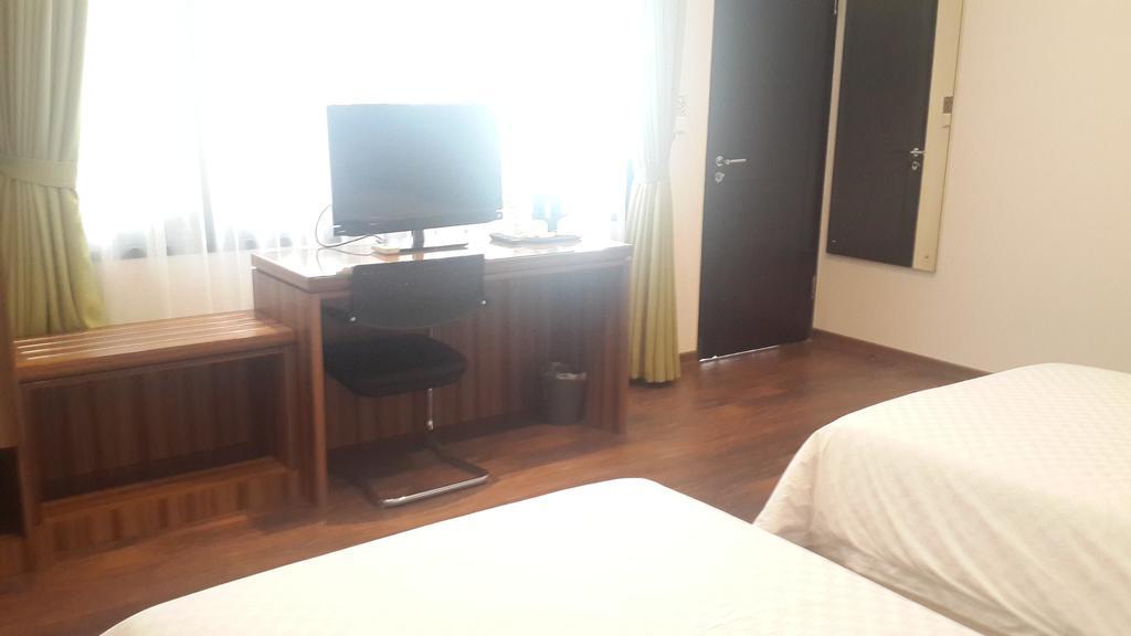 Hotel Dago Teuku Angkasa 14 Bandung Pokój zdjęcie